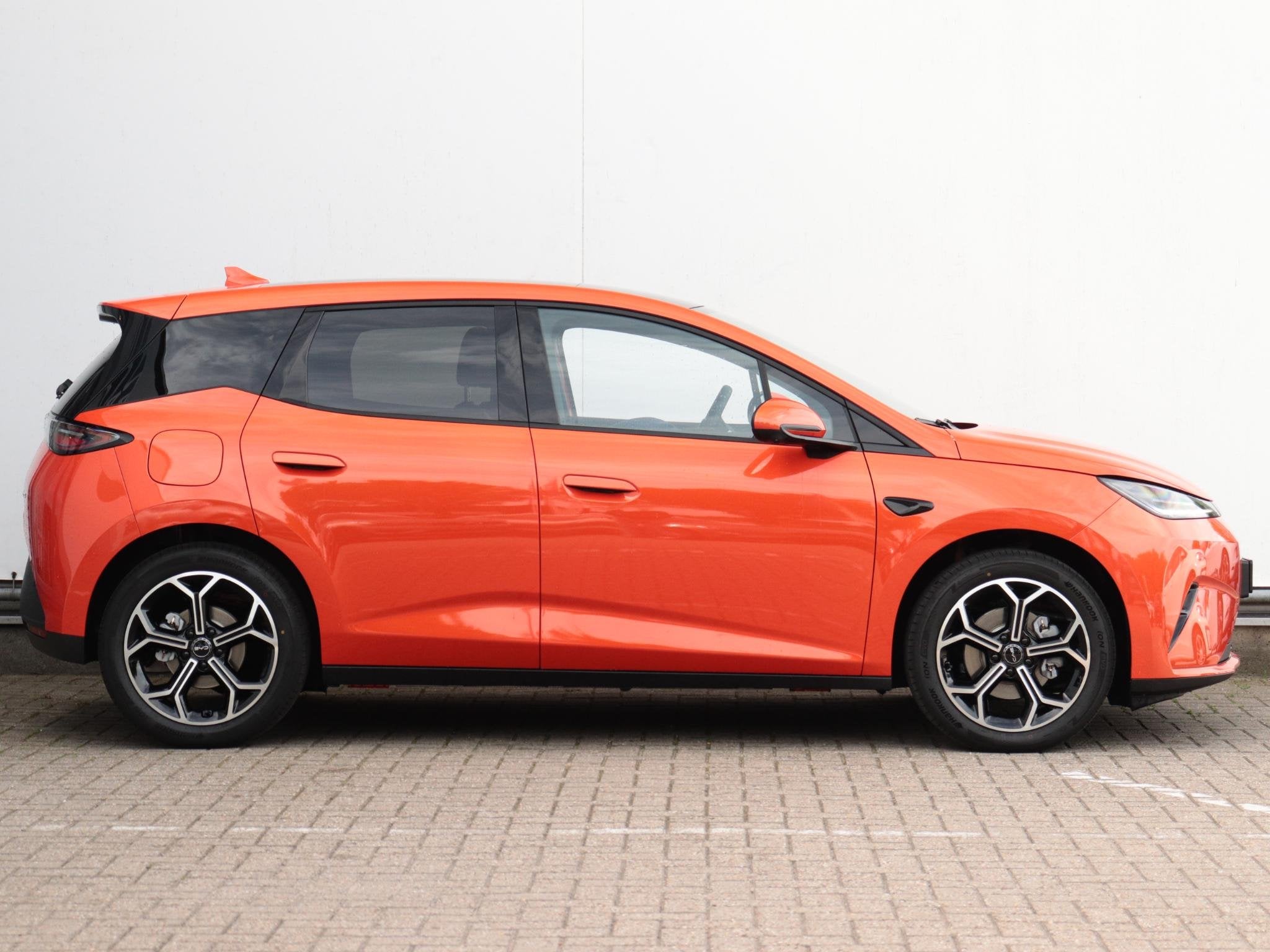 BYD Dolphin G DM-i Comfort | DEMO | 360 Camera | 105km elekt, Auto's, BYD, Dolphin, Leder en Stof, Bedrijf, Hybride Elektrisch/Benzine