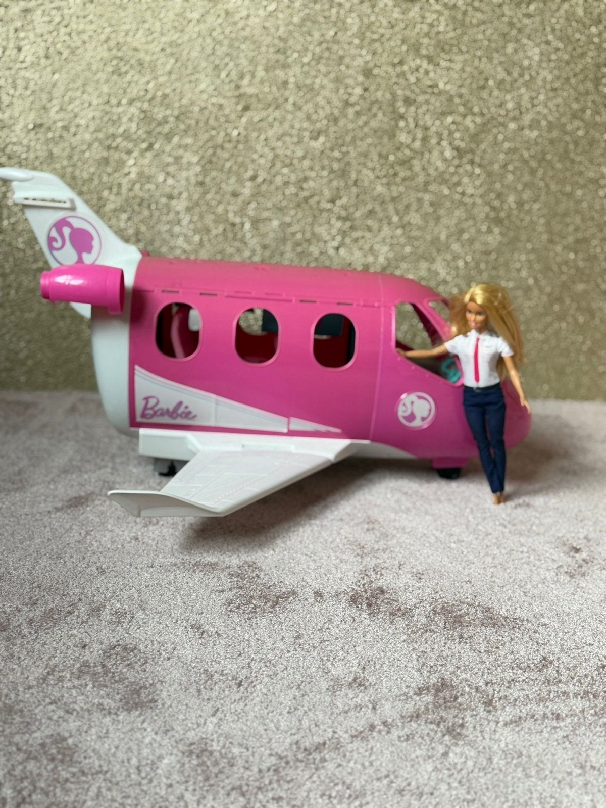 Barbie vliegtuig met Barbiepop - Klaar voor avontuur!, Ophalen of Verzenden, Zo goed als nieuw, Barbie