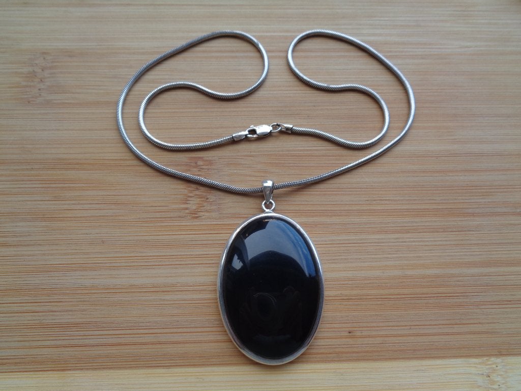 zilveren ketting met grote hanger zwarte steen [825], Verzenden, Zo goed als nieuw, Met edelsteen, Zilver