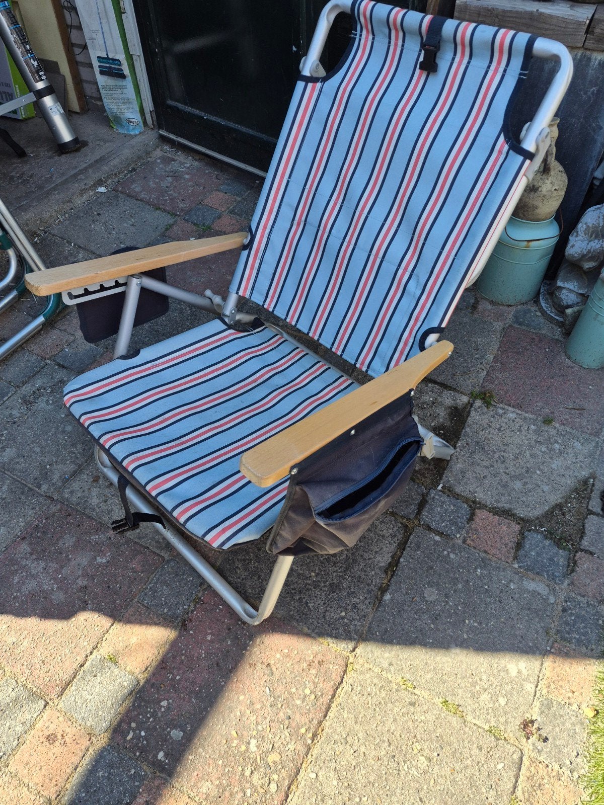 Opvouwbare Campingstoel met Rugzakfunctie(anwb), Ophalen