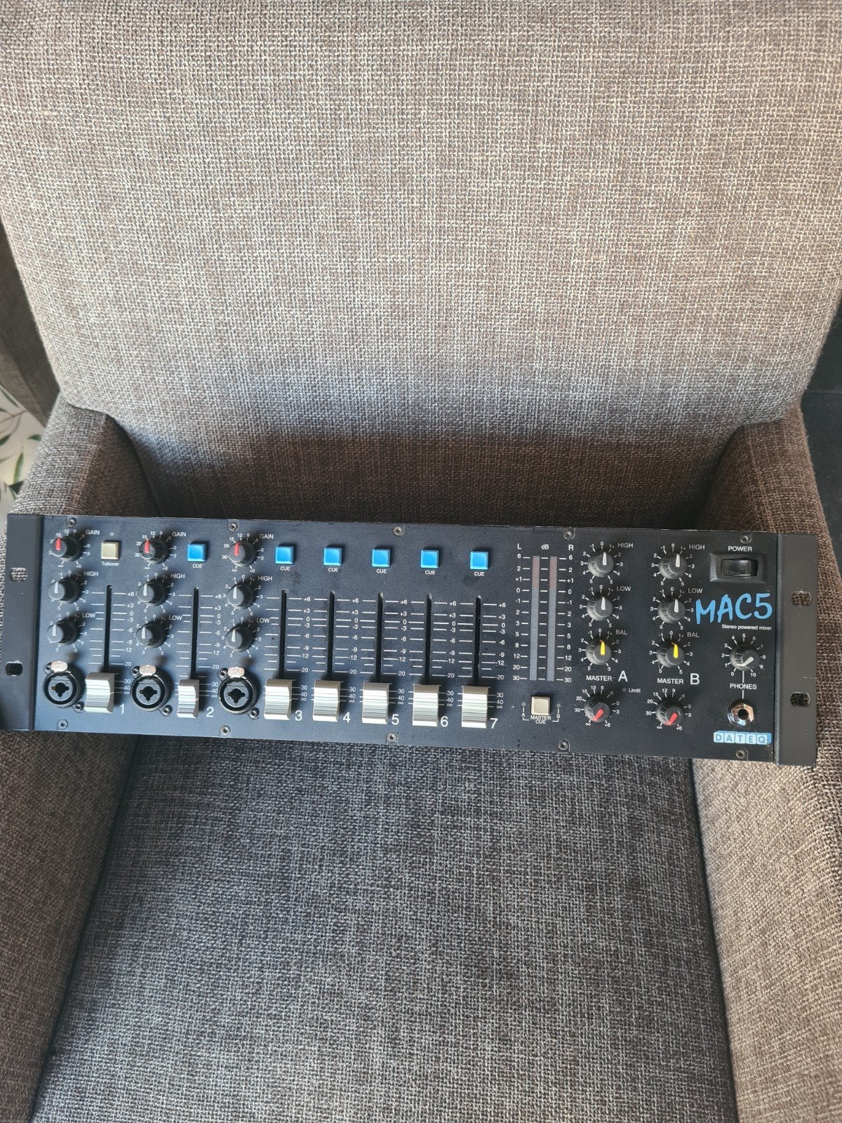 dateq mac5 power mixer, Ophalen, Zo goed als nieuw, 5 tot 10 kanalen, Microfooningang