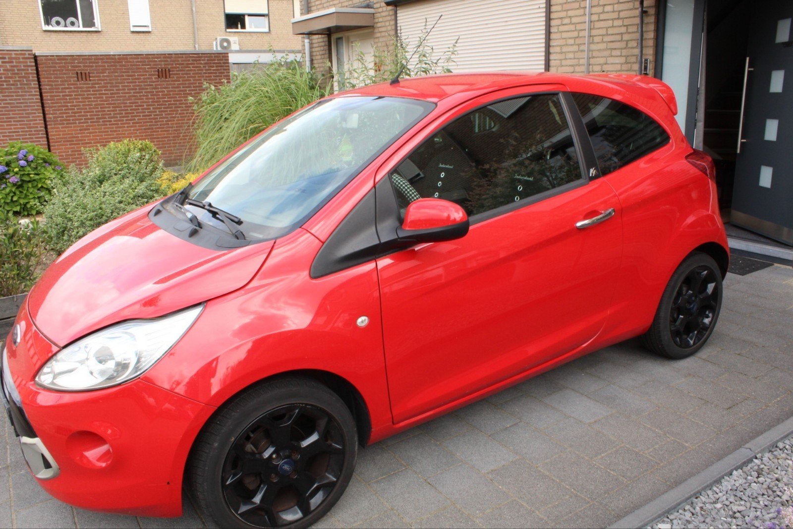 Ford Ka 1.2 Karakter limited Edition 69pk 2013 Rood, Voorwielaandrijving, Stof, 1242 cc, 4 cilinders