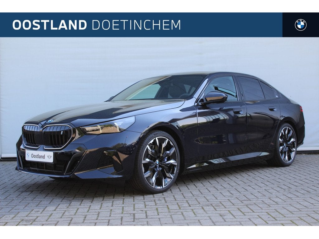 BMW i5 eDrive40 M Sport / Panoramadak / Trekhaak / Bowers &
