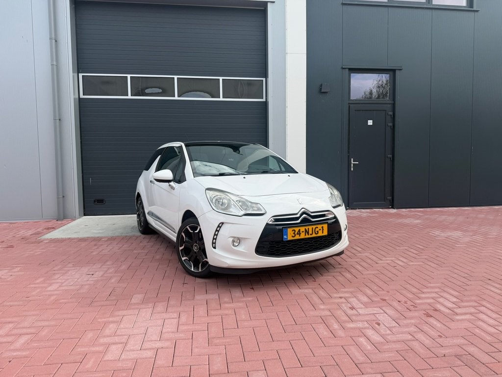 Citroen DS3 1.6 So Chic |nwe koppeling|stoelvw|leder|climate, Auto's, Voorwielaandrijving, Euro 5, Gebruikt, Zwart