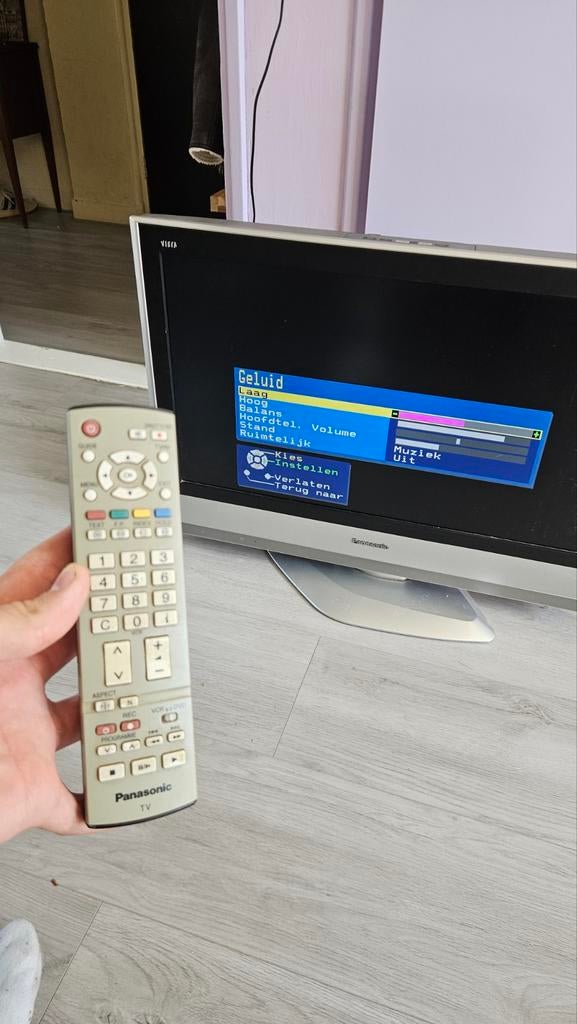 Panasonic Viera 32 inch LCD TV, Ophalen, Zo goed als nieuw, LCD, Panasonic