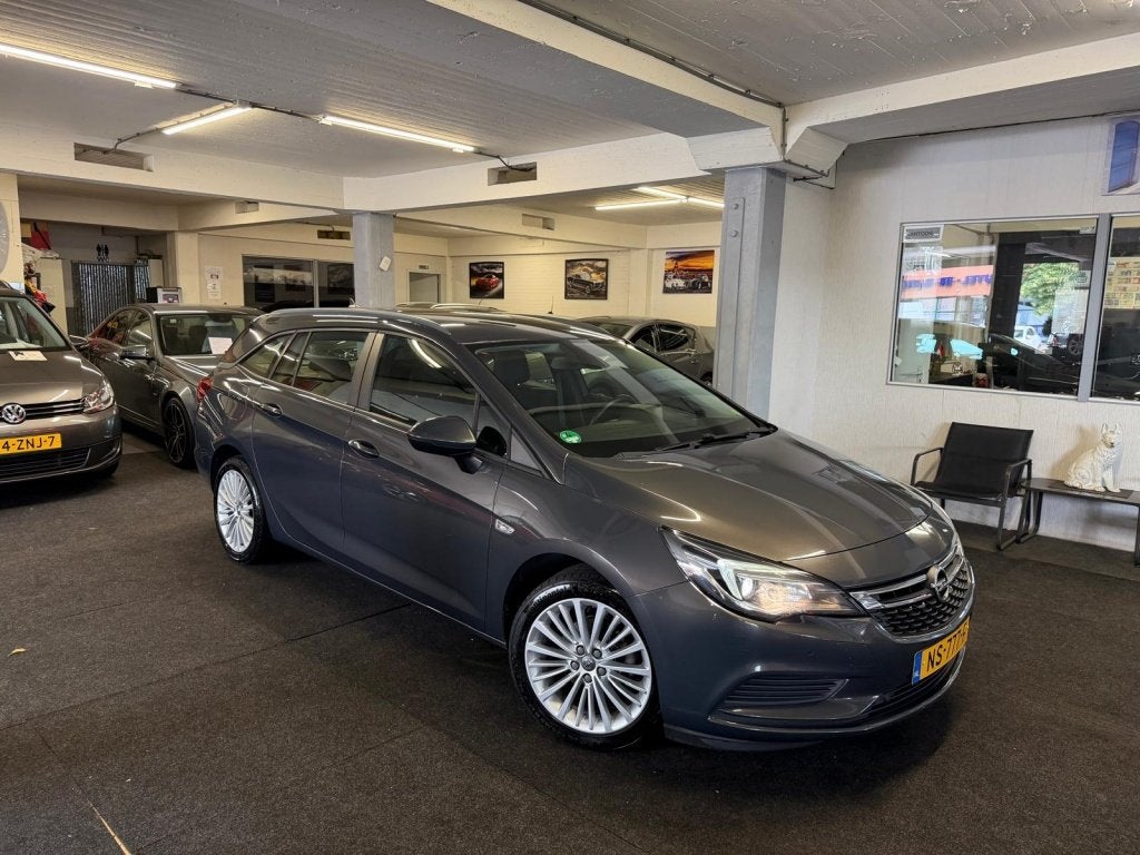 Opel Astra Sports Tourer 1.0 2016*APK*NAVI*LED (bj 2016), Auto's, Gebruikt, Euro 6, 1178 kg, 620 kg