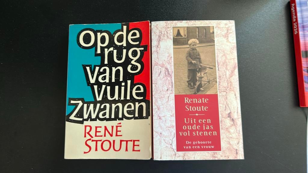 2X Renate (René) Stoute, Ophalen of Verzenden, Zo goed als nieuw, R. Stoute