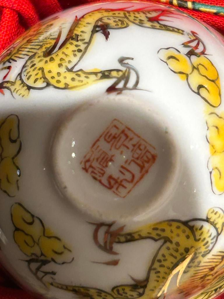 Set van 12 handbeschilderde Chinese porseleinen theekopjes, Ophalen of Verzenden, Div, Div, Div