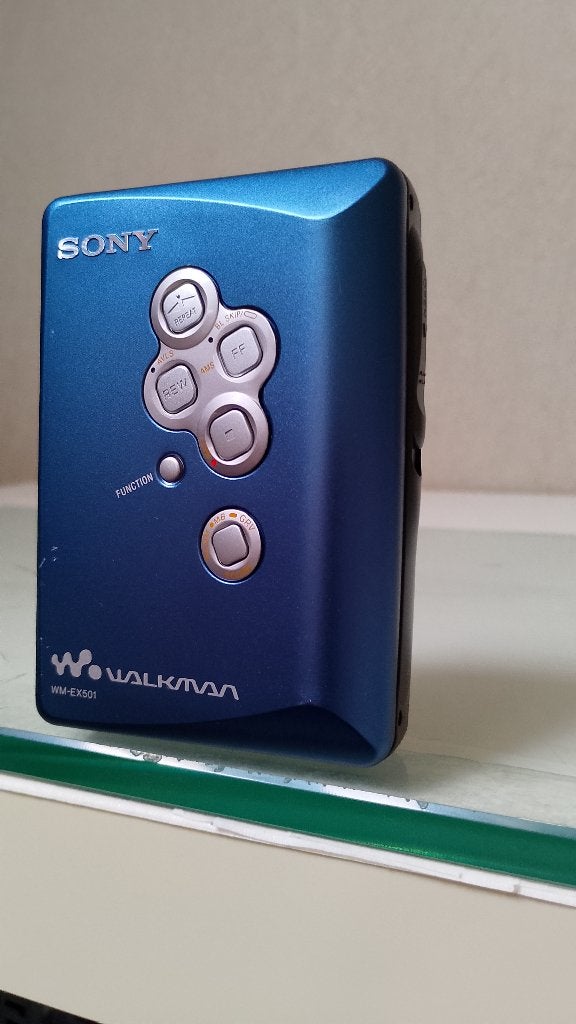 Sony WM-EX 501 Walkman + Sony HOOFDTELEFOON., Ophalen of Verzenden, Walkman