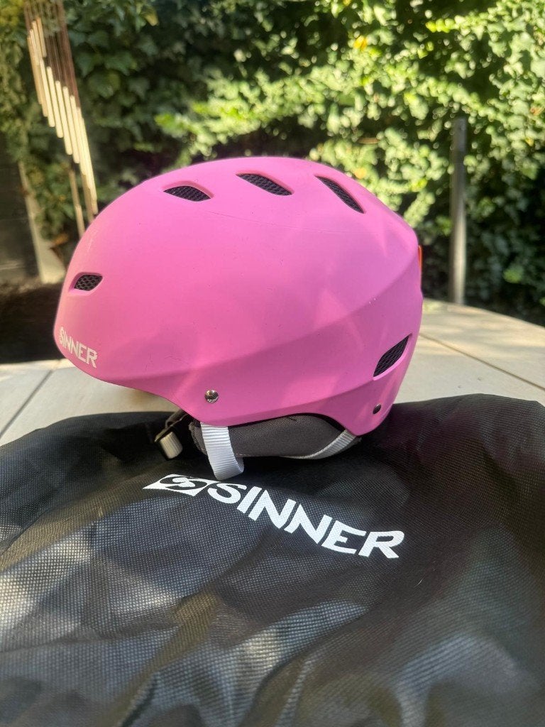 FOR LADIES WHO LOVE PINK! SET Skihelm (M) en skibril SINNER, Maat 38/40 (M), Overige typen, SINNER, Ophalen of Verzenden