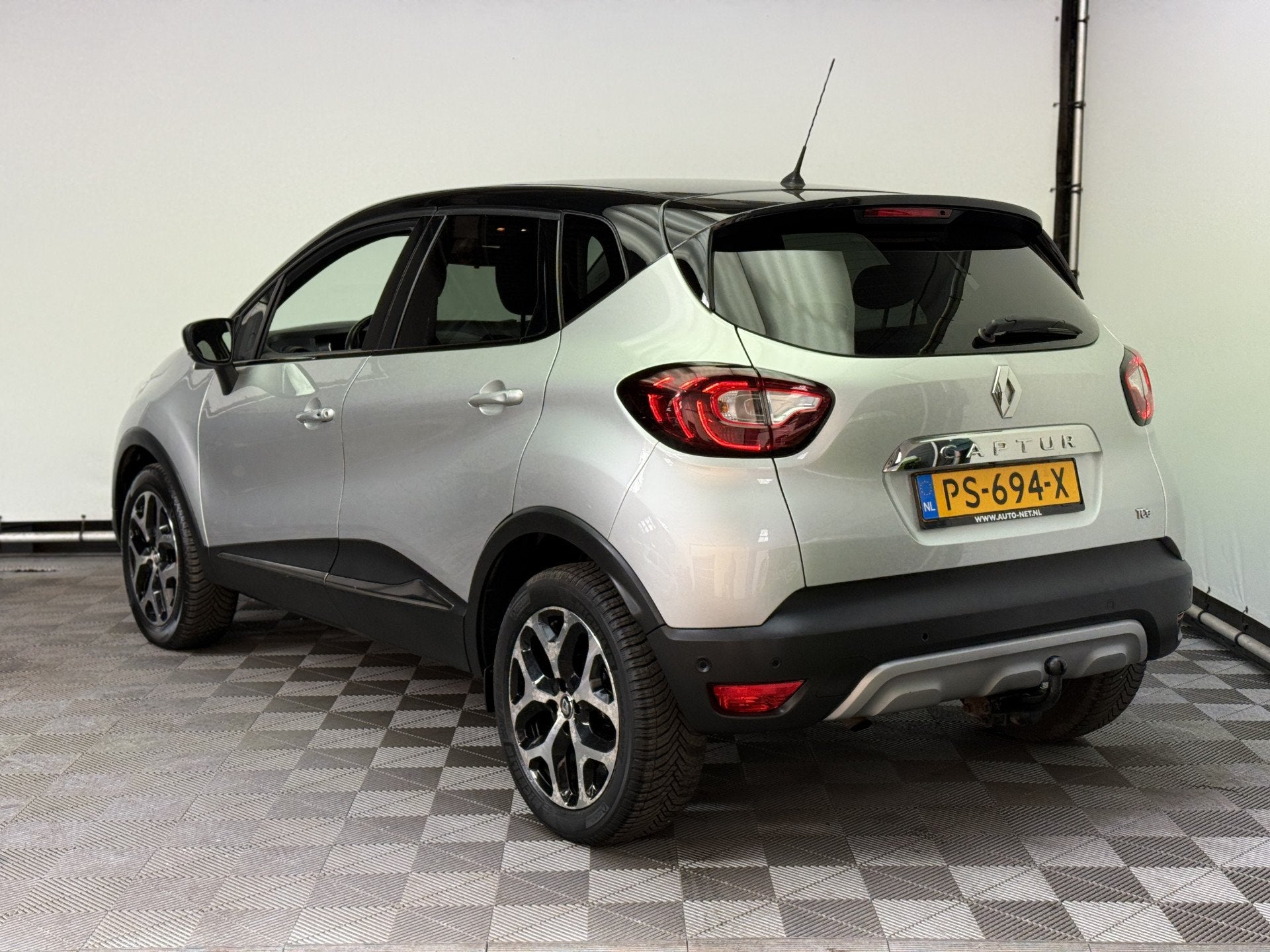 Renault Captur 0.9 TCe Intens Navi ECC Camera NL Auto, Voorwielaandrijving, 898 cc, Stof, Gebruikt