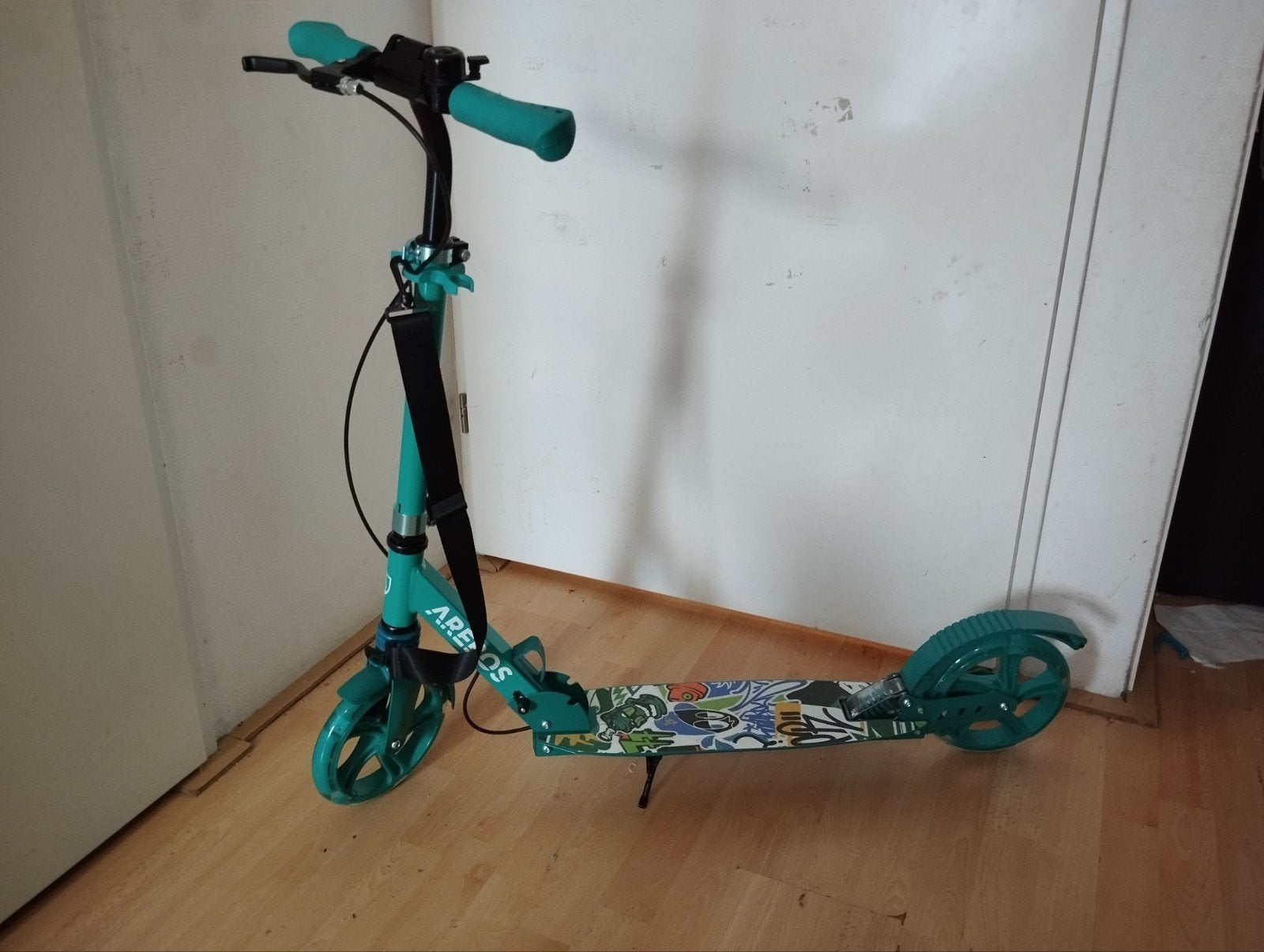 NIEUW - Arebos step kind/volwassen tot 100kg | LED | handrem, Fietsen en Brommers, Steps, Ophalen of Verzenden, Nieuw, Gewone step