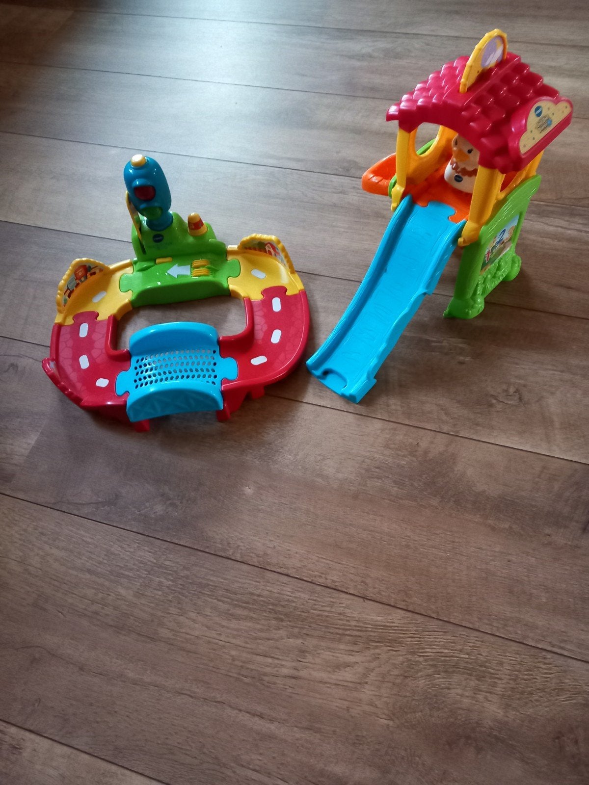 Vtech zoef zoef dieren kippenhok en toet toet auto's rijbaan, Ophalen of Verzenden, Gebruikt, 2 tot 4 jaar