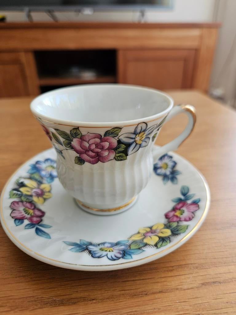 2 vintage Duchess Fine Bone China Kop en Schotels, Antiek en Kunst, Ophalen of Verzenden
