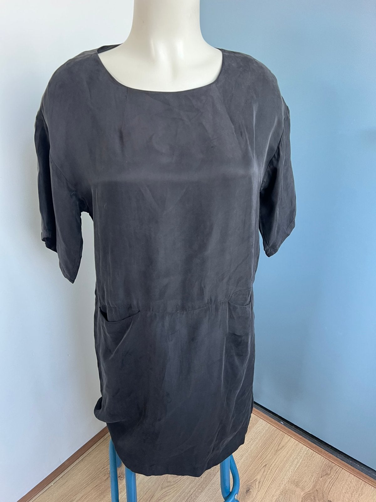 Minimum 36 jurkje zwart klaris dress cupro tencel, Zwart, Ophalen of Verzenden, Zo goed als nieuw, X