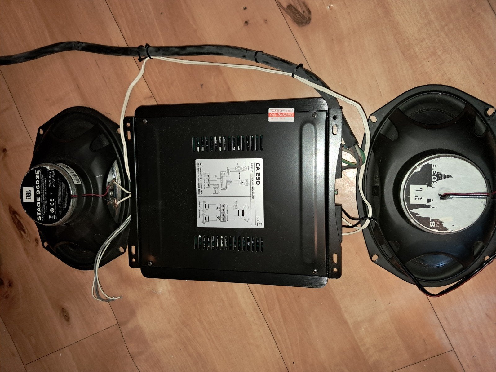 te koop autospeakers met versterker, Ophalen of Verzenden, Gebruikt
