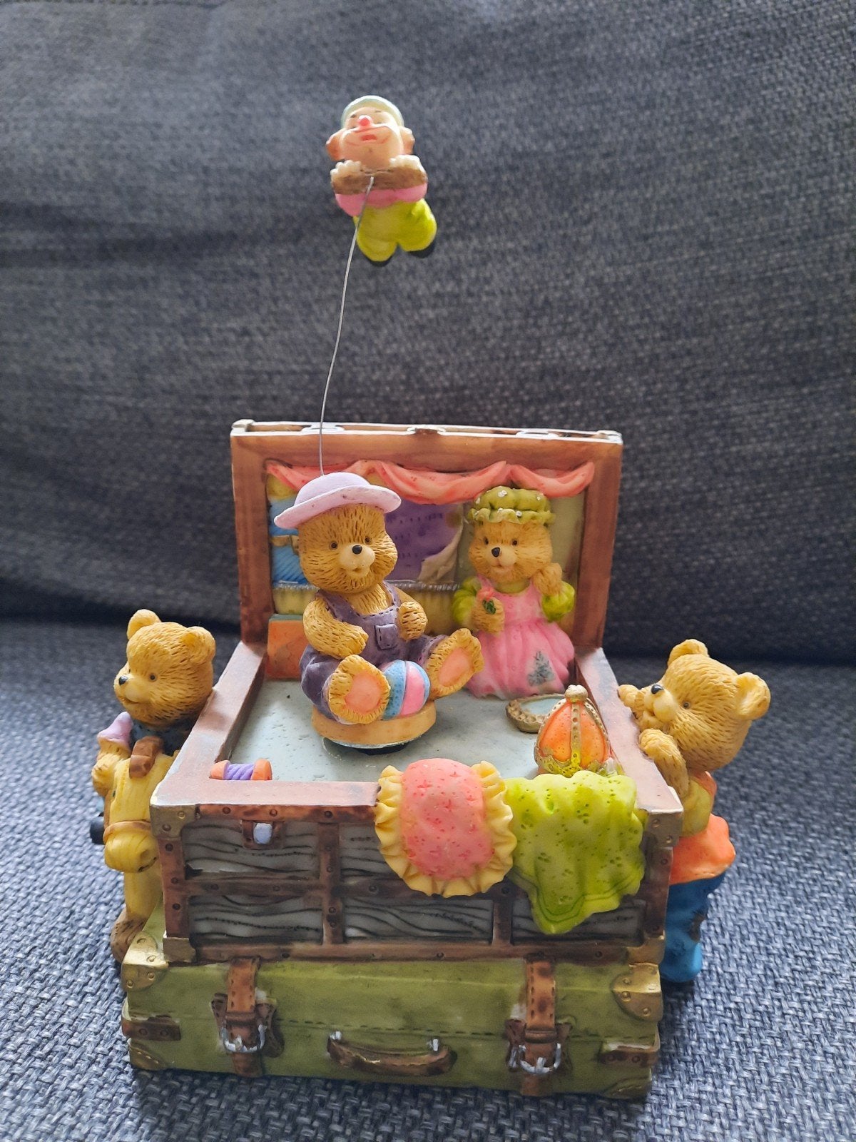 werkende speeldoos- koffer met beren, Ophalen