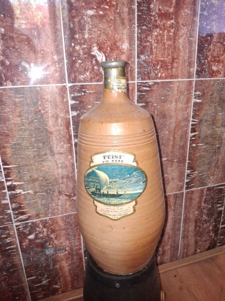 uit 1974 deze wijn kruik met de verzegeling, Antiek en Kunst, Ophalen of Verzenden