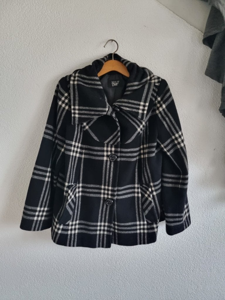 geblokte wollen korte damesjas maat 38 Milo Coats, Maat 38/40 (M), Zwart, Ophalen of Verzenden, Gedragen