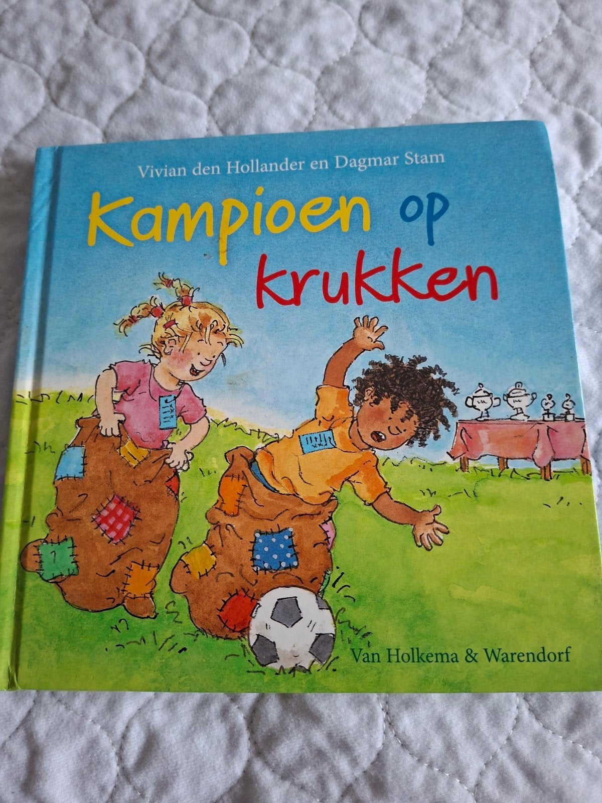 Kampioen op krukken - Vivian den Hollander, Ophalen of Verzenden, Gelezen, Vivian den Hollander en Dagmar Stam, Fictie algemeen