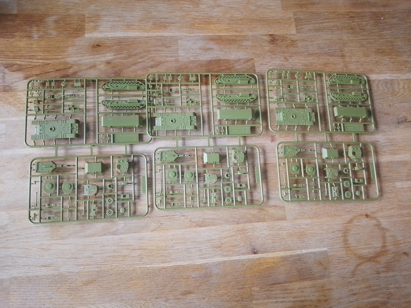 Britse Churchill tanks, 3 stuks, flames of war, Ophalen of Verzenden, Nieuw, Historisch, Figuurtje(s)