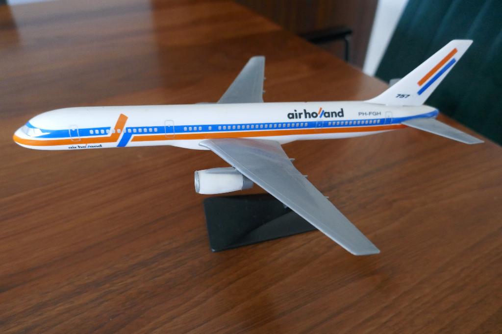 Schaalmodel Boeing 757-200 Air Holland, Ophalen of Verzenden, Zo goed als nieuw, Schaalmodel