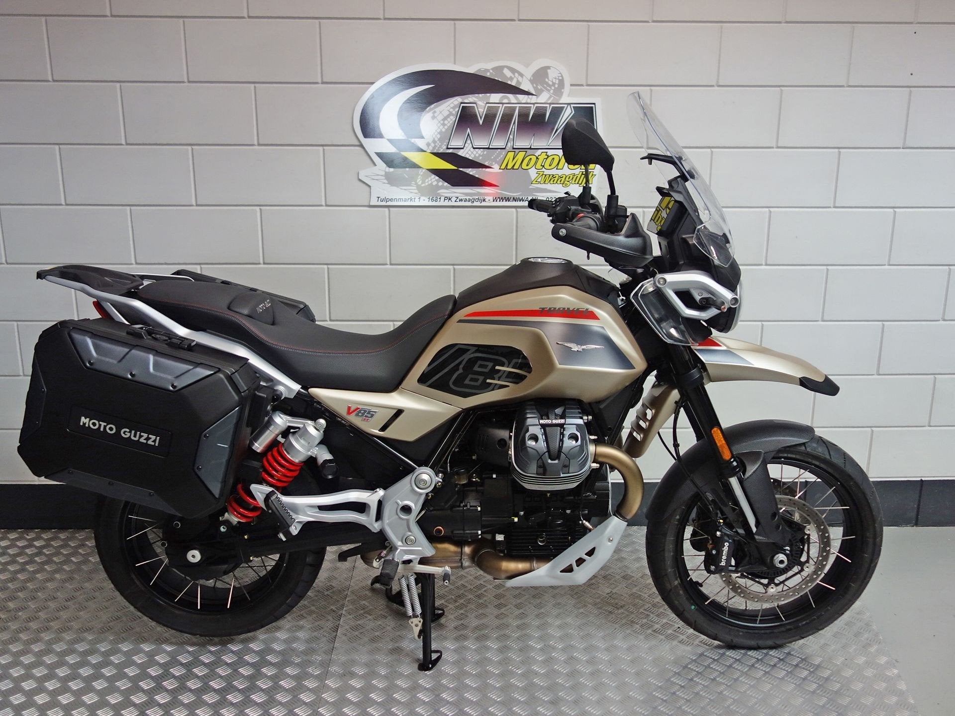 Moto Guzzi V85 TT Travel, Motoren, Meer dan 35 kW, Overig, Handvatverwarming, Gebruikt