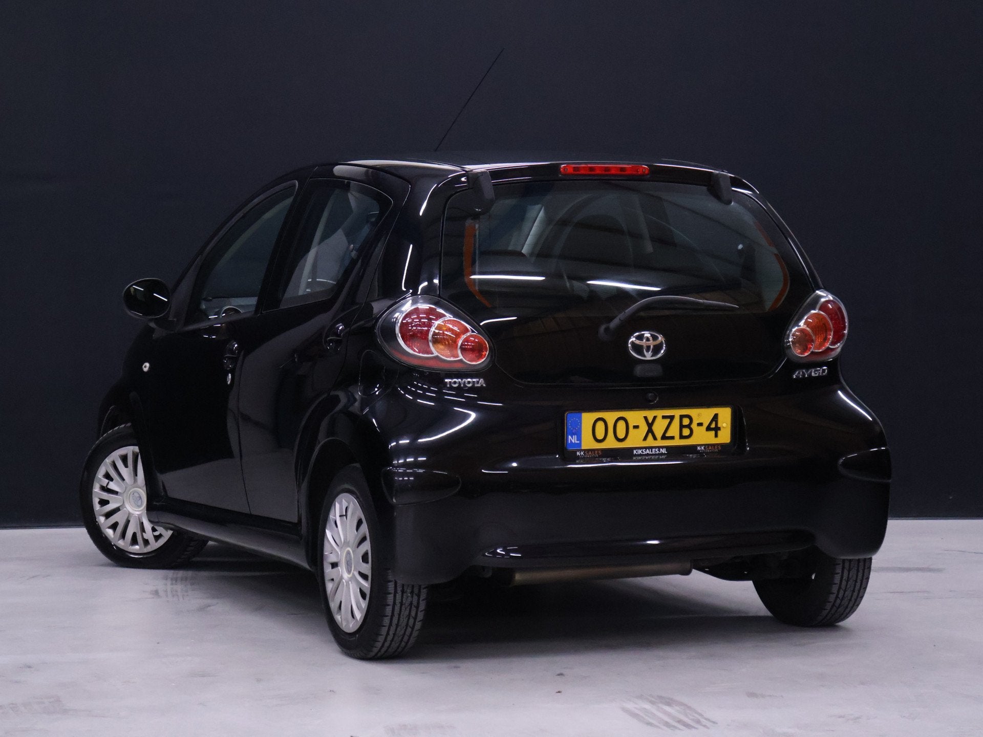 Toyota Aygo 1.0 VVT-i Aspiration AUTOMAAT [BLUETOOTH, AIRCON, Euro 5, Stof, Gebruikt, Zwart