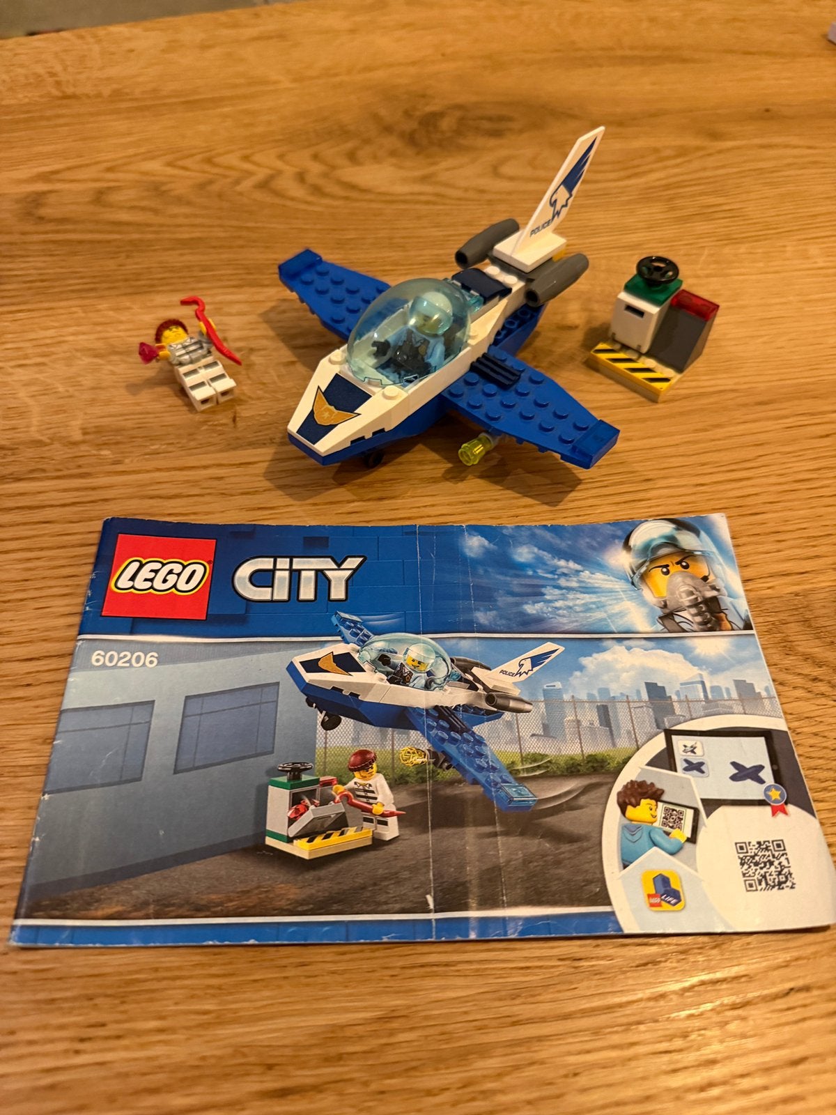 Lego city set 60206 luchpolitie vliegtuigpatrouille