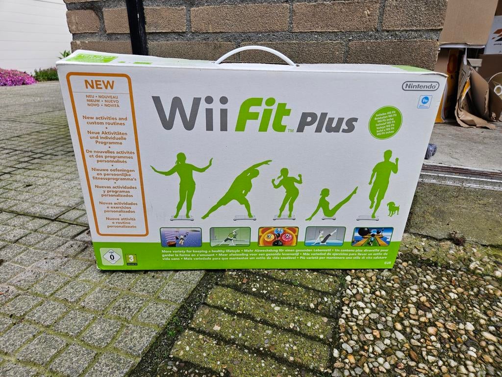 Wii Fit Plus. In doos, Spelcomputers en Games, 1 speler, Nieuw, Ophalen of Verzenden, Vanaf 3 jaar