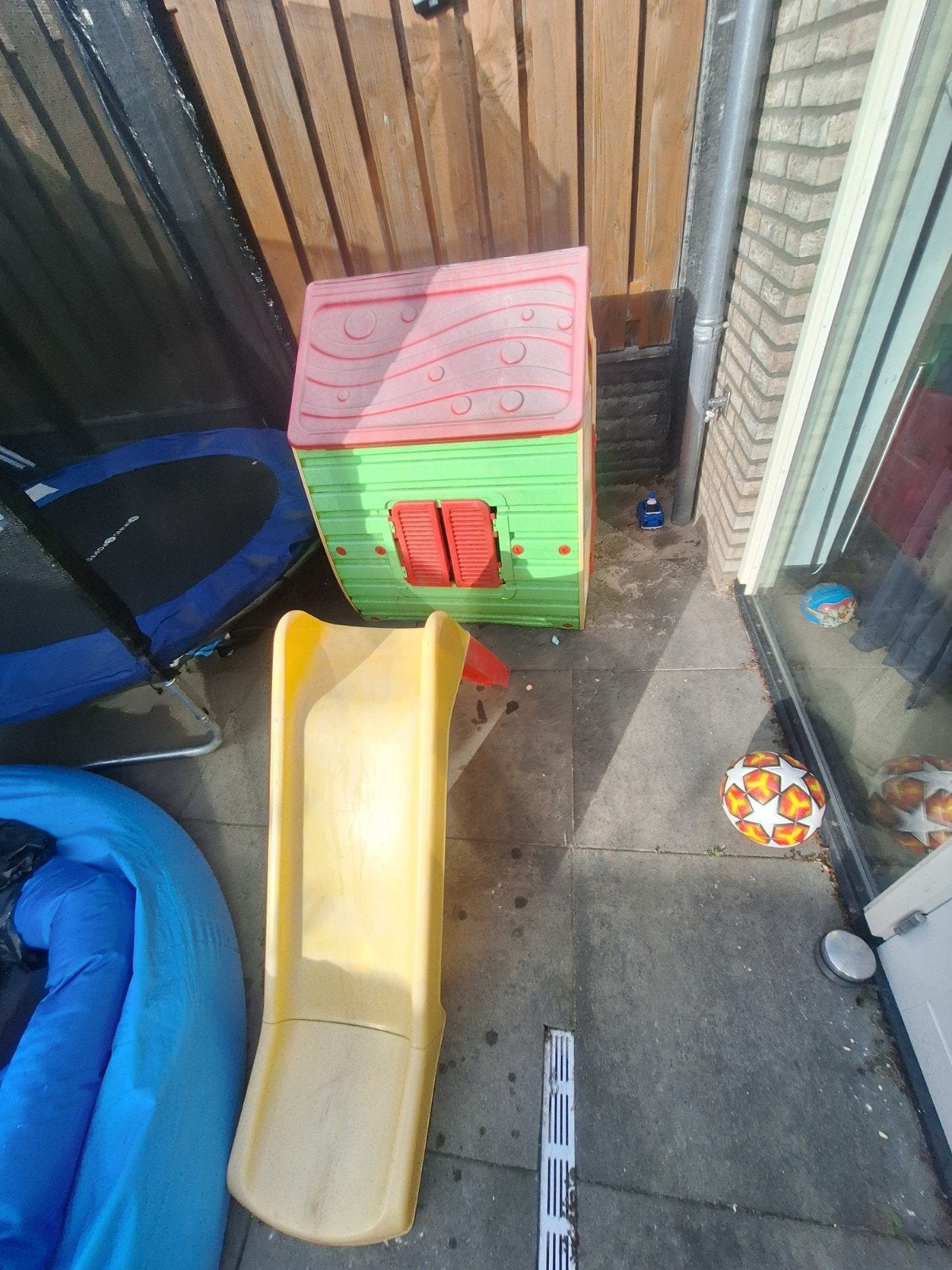 gratis glijbaan en speelhuisje, Ophalen, Gebruikt, Kunststof