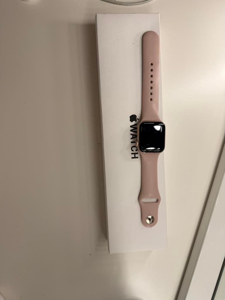 Apple watch SE 40mm, Sieraden, Tassen en Uiterlijk, Smartwatches, Gebruikt, IOS, Afstand, Ophalen of Verzenden
