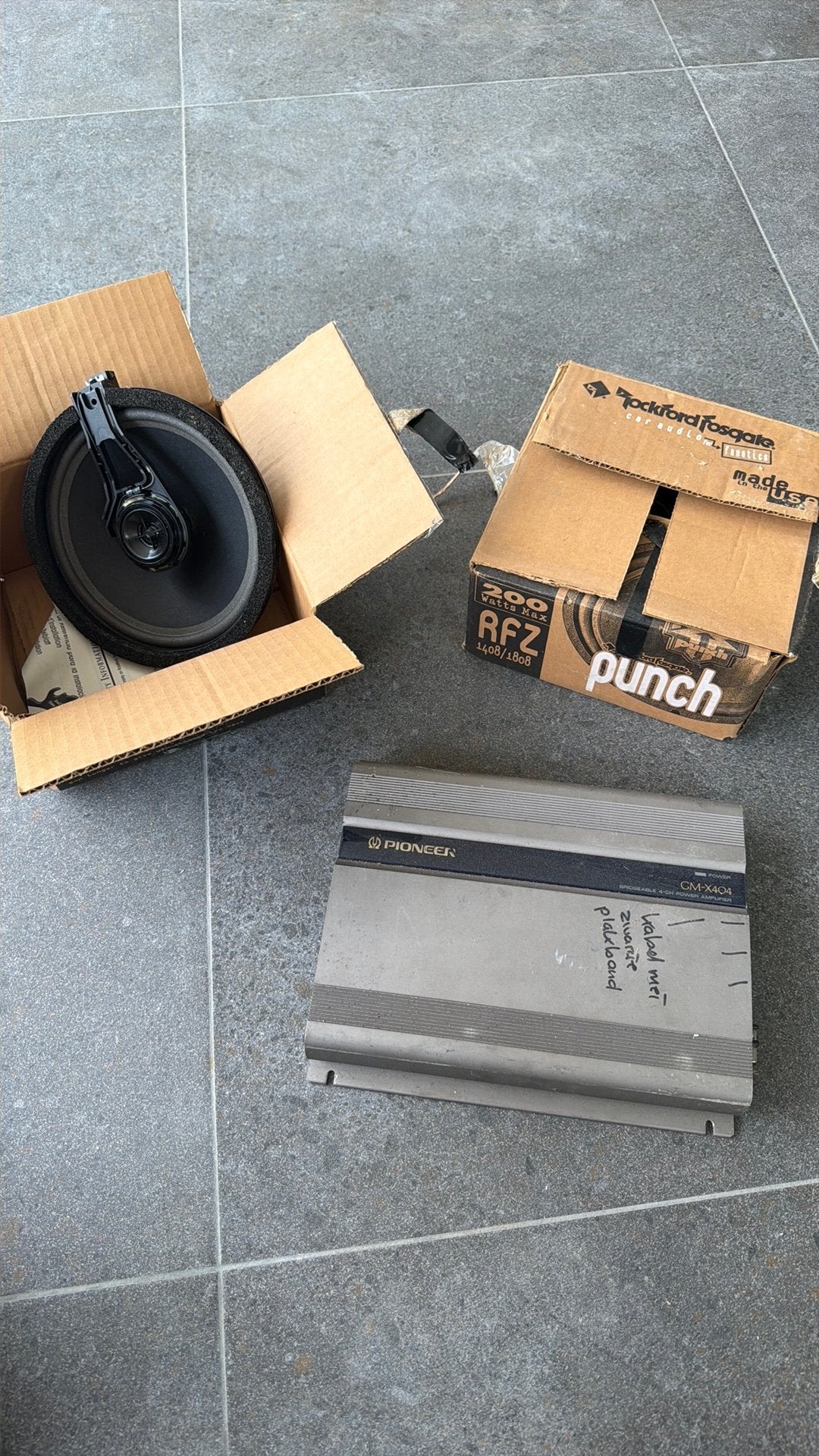 Speakers, versterker en woofer auto, Ophalen, Zo goed als nieuw
