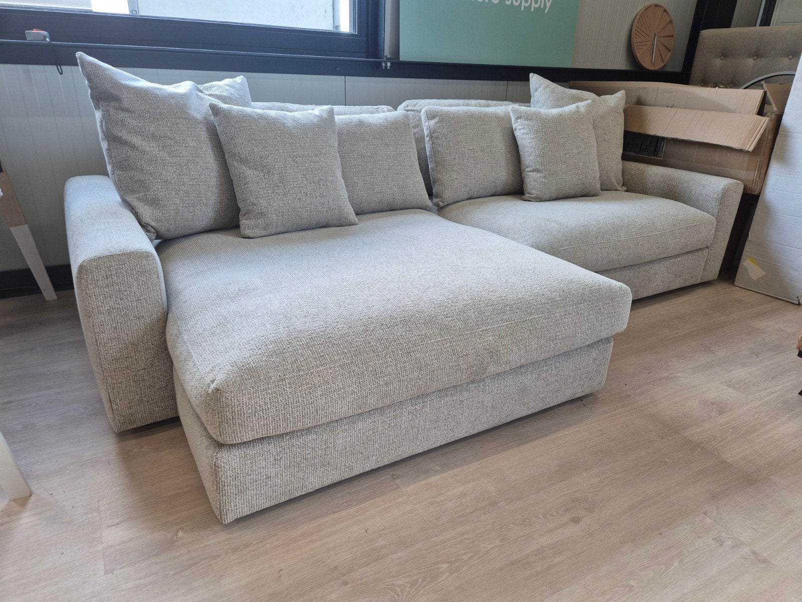 Lounge bank 274cm. Nieuw. Sample sale., Huis en Inrichting, Banken | Bankstellen, Ophalen, 250 tot 300 cm, Hoekbank, Nieuw