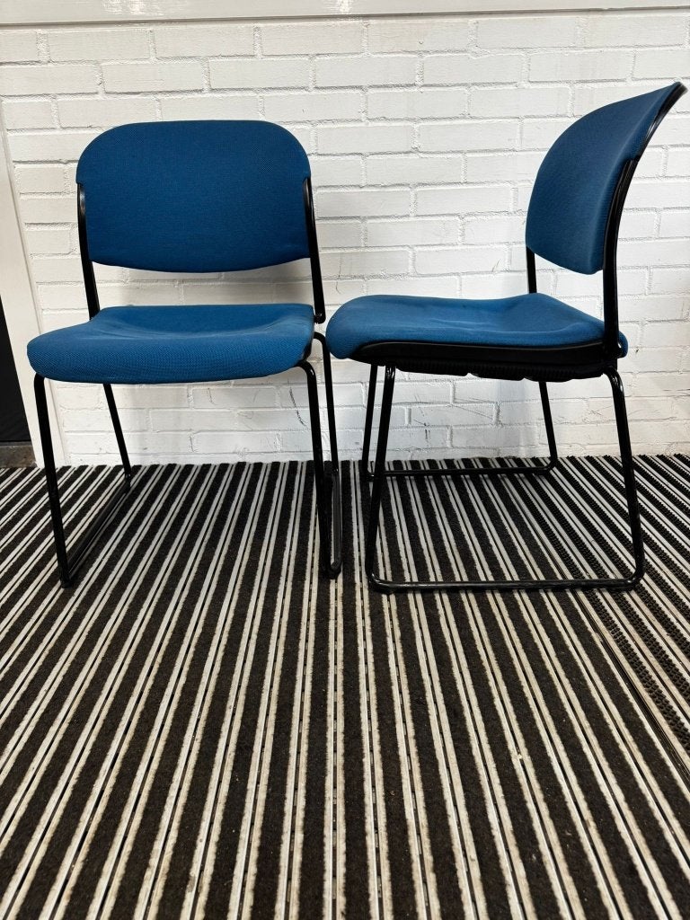 Vergaderstoelen / kantinestoelen – blauw gestoffeerd, Ophalen, Gebruikt, Blauw, Stof