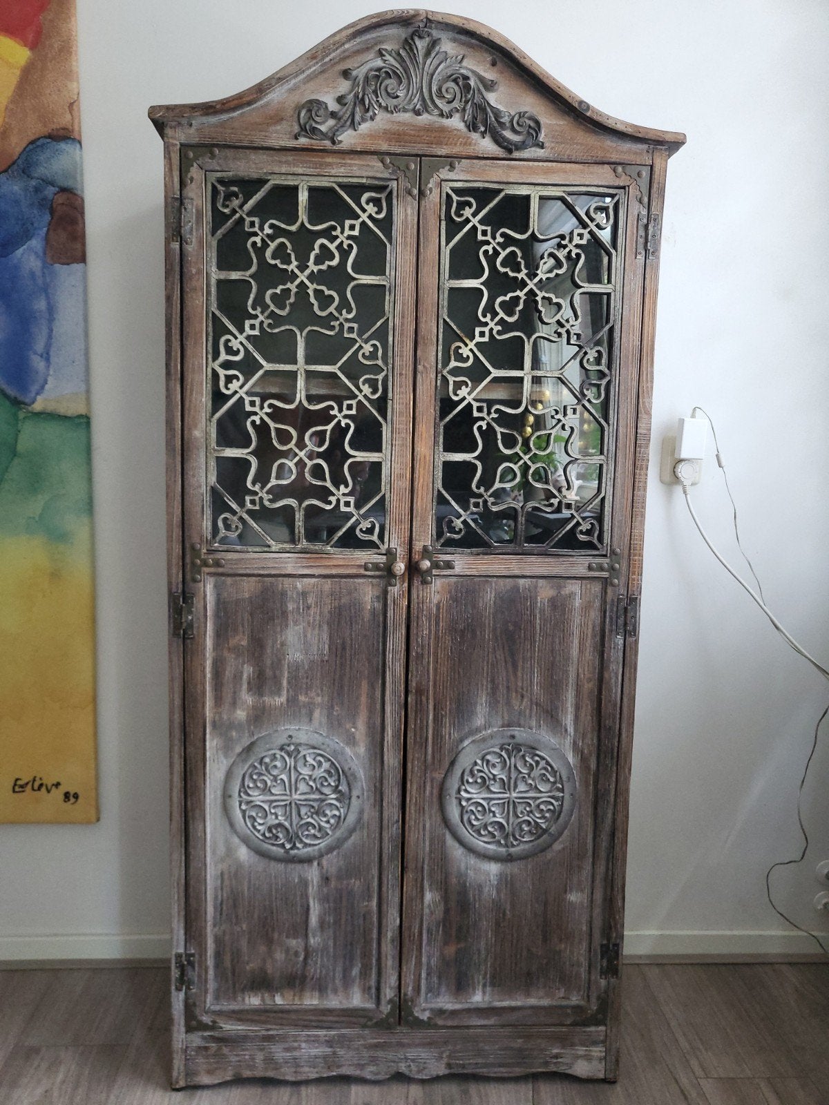 Unieke houten kast met sierlijk houtsnijwerk, Ophalen of Verzenden