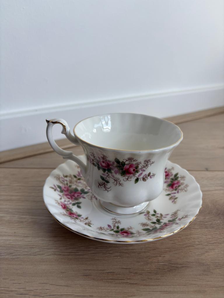 Royal Albert Vintage Lavender Rose Kop en Schotel, Ophalen of Verzenden