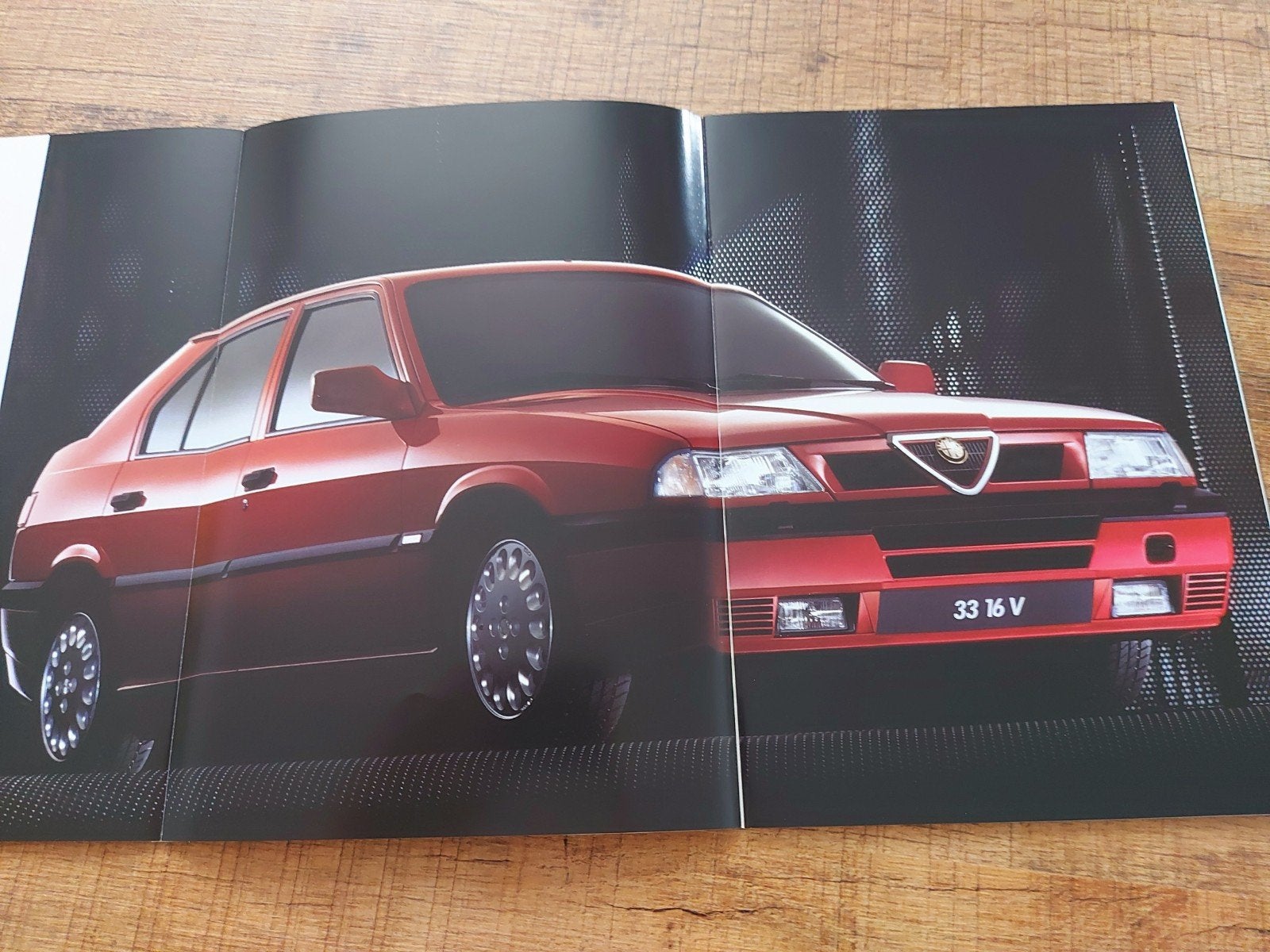 Duitstalige Alfa 33 folder o.a. quadrifoglio 4 - 16V, Ophalen of Verzenden, Zo goed als nieuw, Alfa Romeo