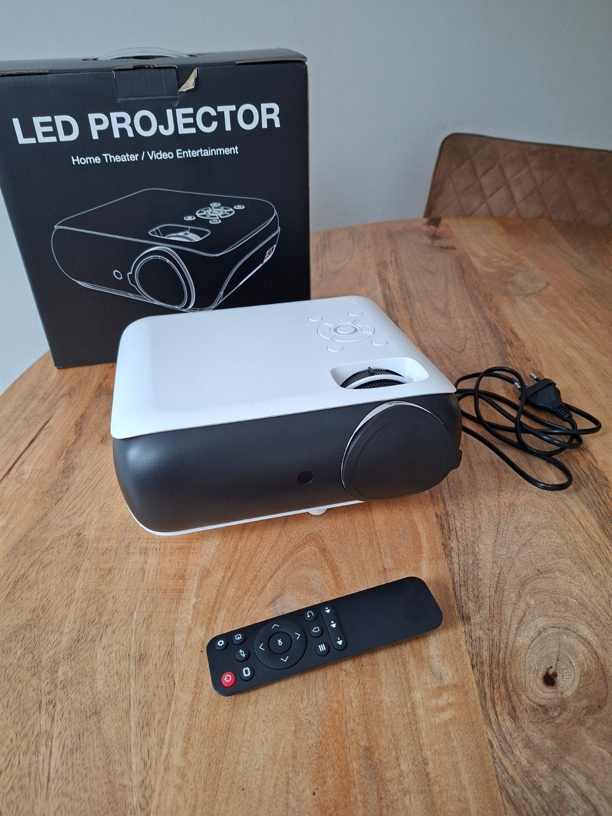 LED Projector H1 - beamer, Onbekend, LED, Ophalen of Verzenden, Zo goed als nieuw