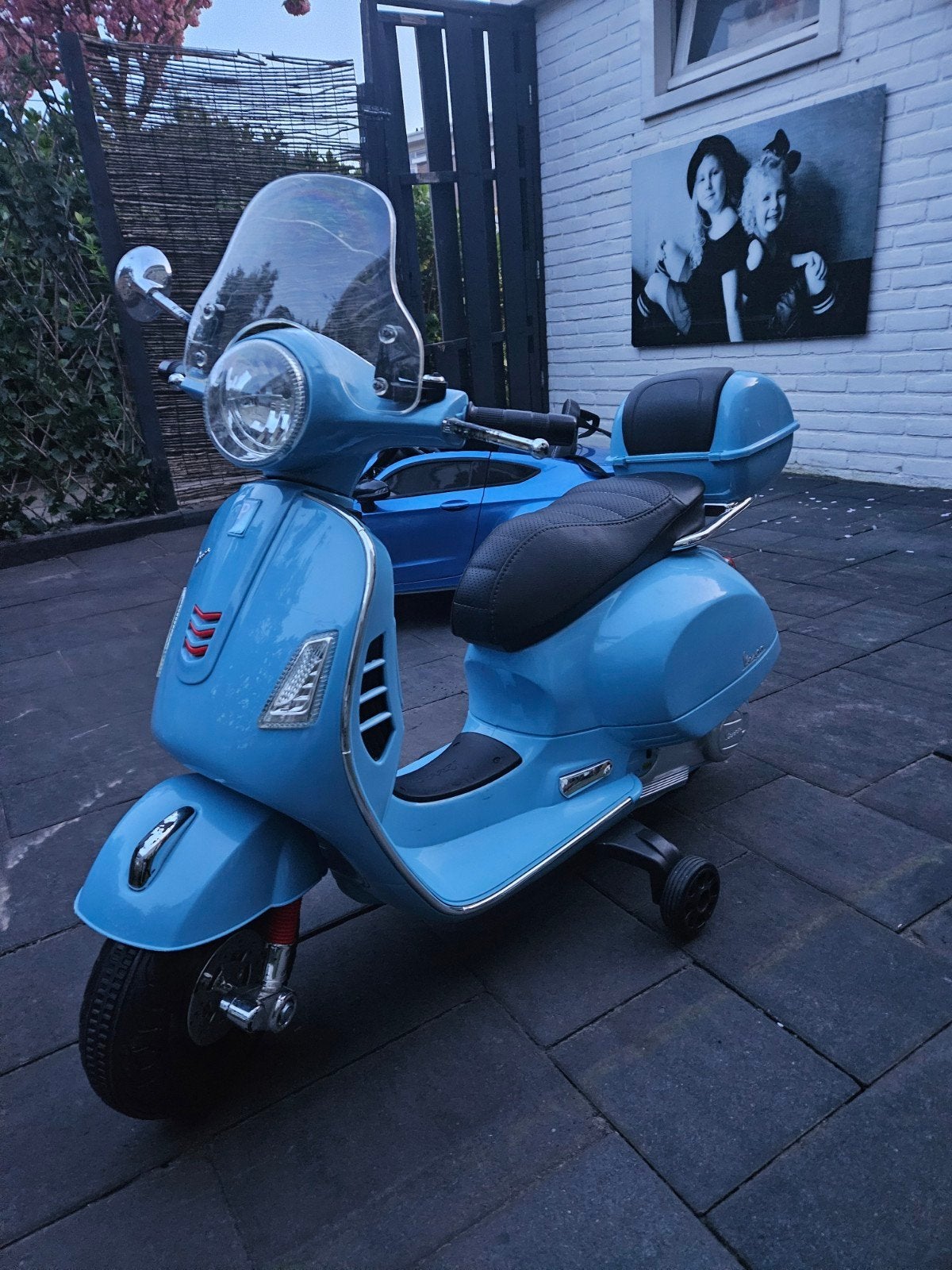 Blauwe kinder vespa electrisch, Ophalen of Verzenden, Gebruikt