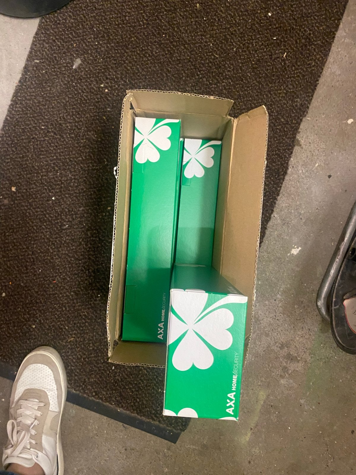 AXA Remote 2.0 raamopener, SKG** - 4 stuks, Doe-het-zelf en Verbouw, Ophalen of Verzenden, Nieuw, Overige materialen, Overige typen