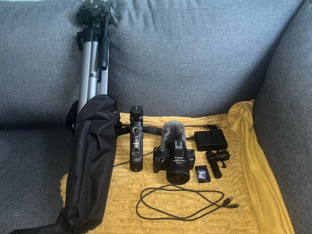 Canon EOS R50 + lens + microfoon + statieven | COMPLETE SET!, Ophalen, Full HD, Canon, 20x of meer