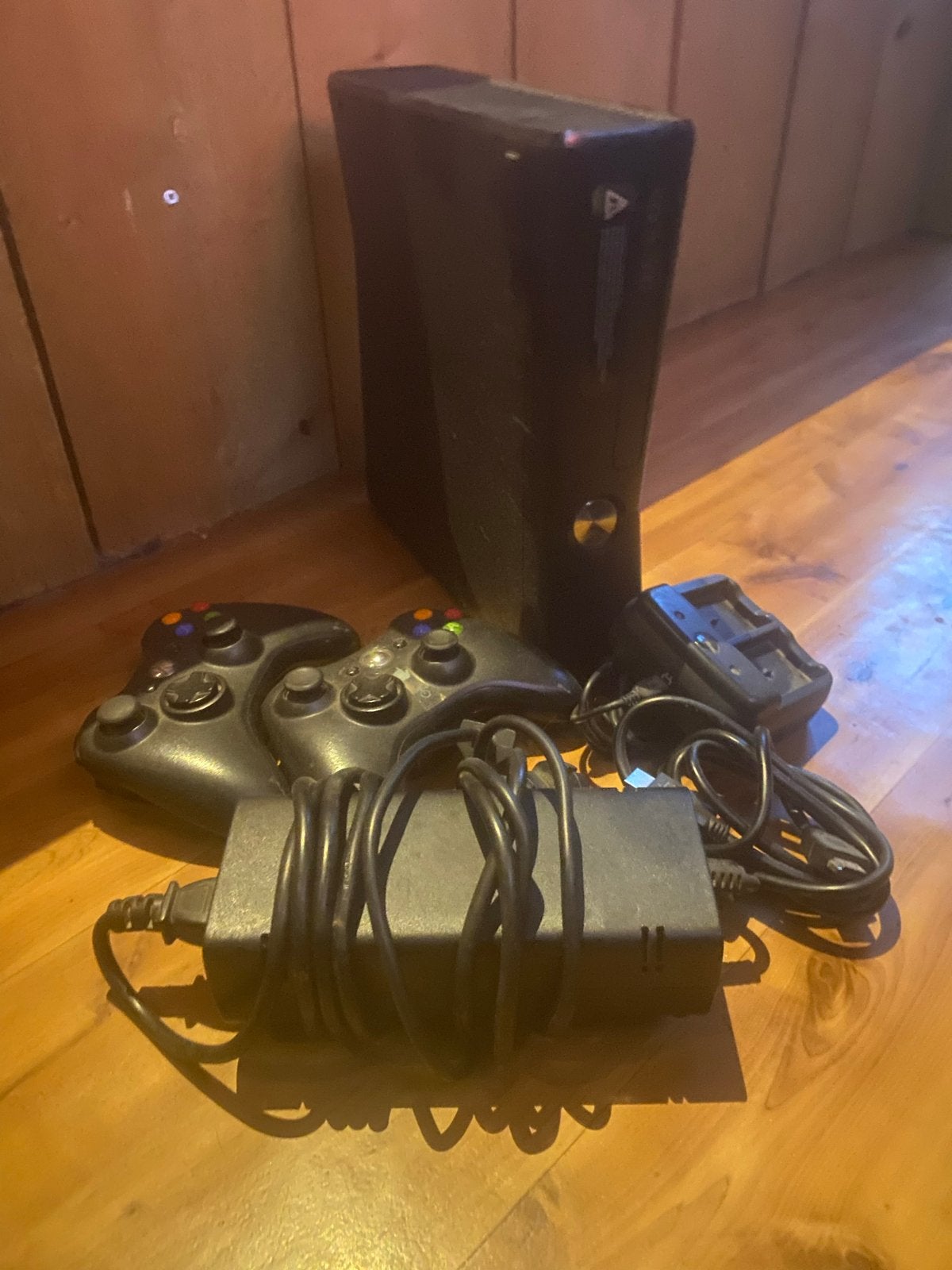 Xbox 360 met 1 controller en voeding, Ophalen of Verzenden, Gebruikt, Met 2 controllers, 360 E