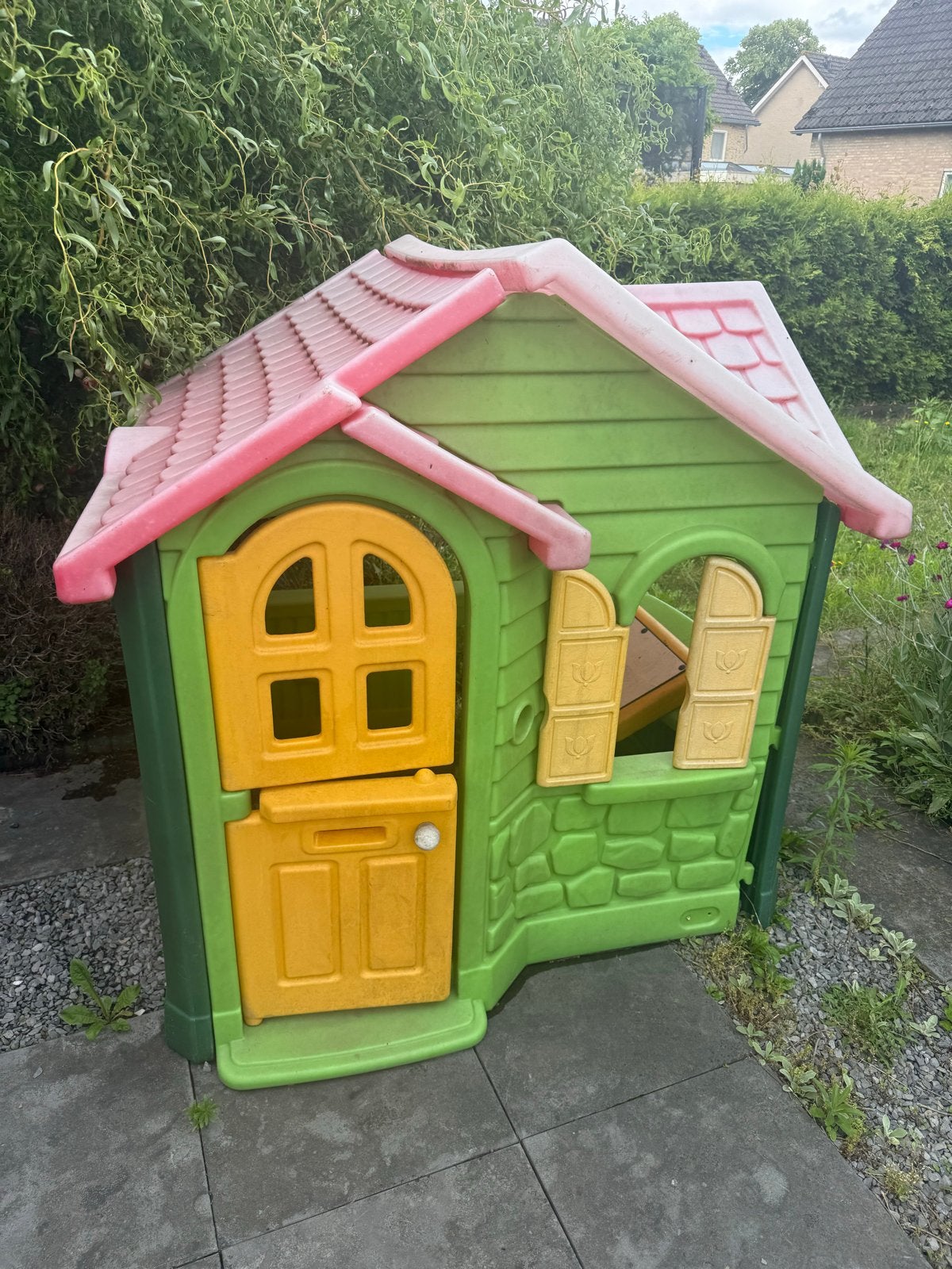 Leuk speelhuisje voor urenlang speelplezier, Kinderen en Baby's, Speelgoed | Buiten | Speelhuisjes, Ophalen of Verzenden, Gebruikt