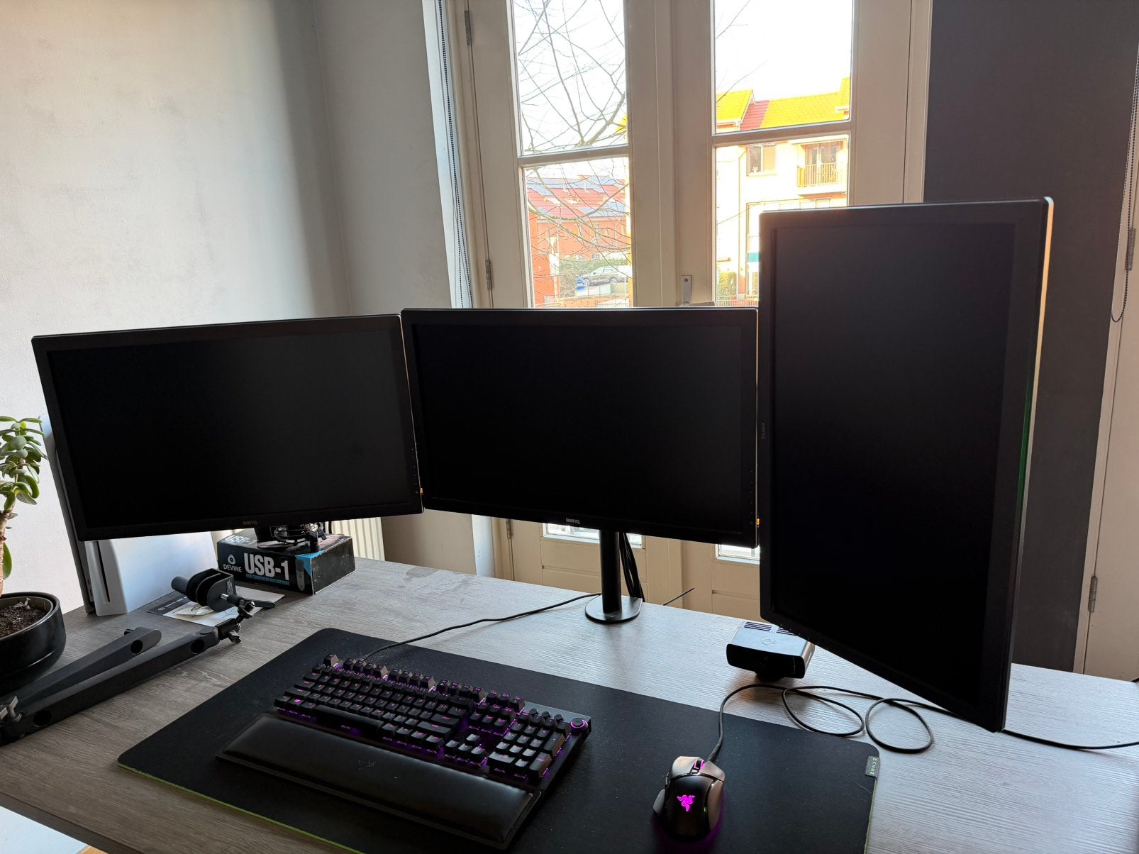 Monitoren met beugel, Ophalen, Zo goed als nieuw, 60 Hz of minder