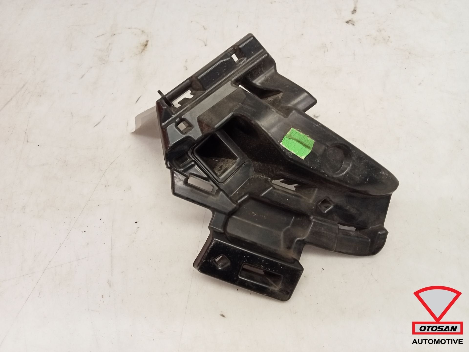 Skoda Kamiq Grille Houder Rechts 658807724
