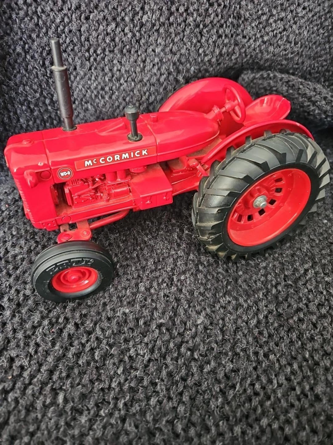 ERTL McCormick WD-9 1:16 – vintage modeltractor – Made in US, Overige merken, 1:32 tot 1:50, Overige typen, Ophalen of Verzenden
