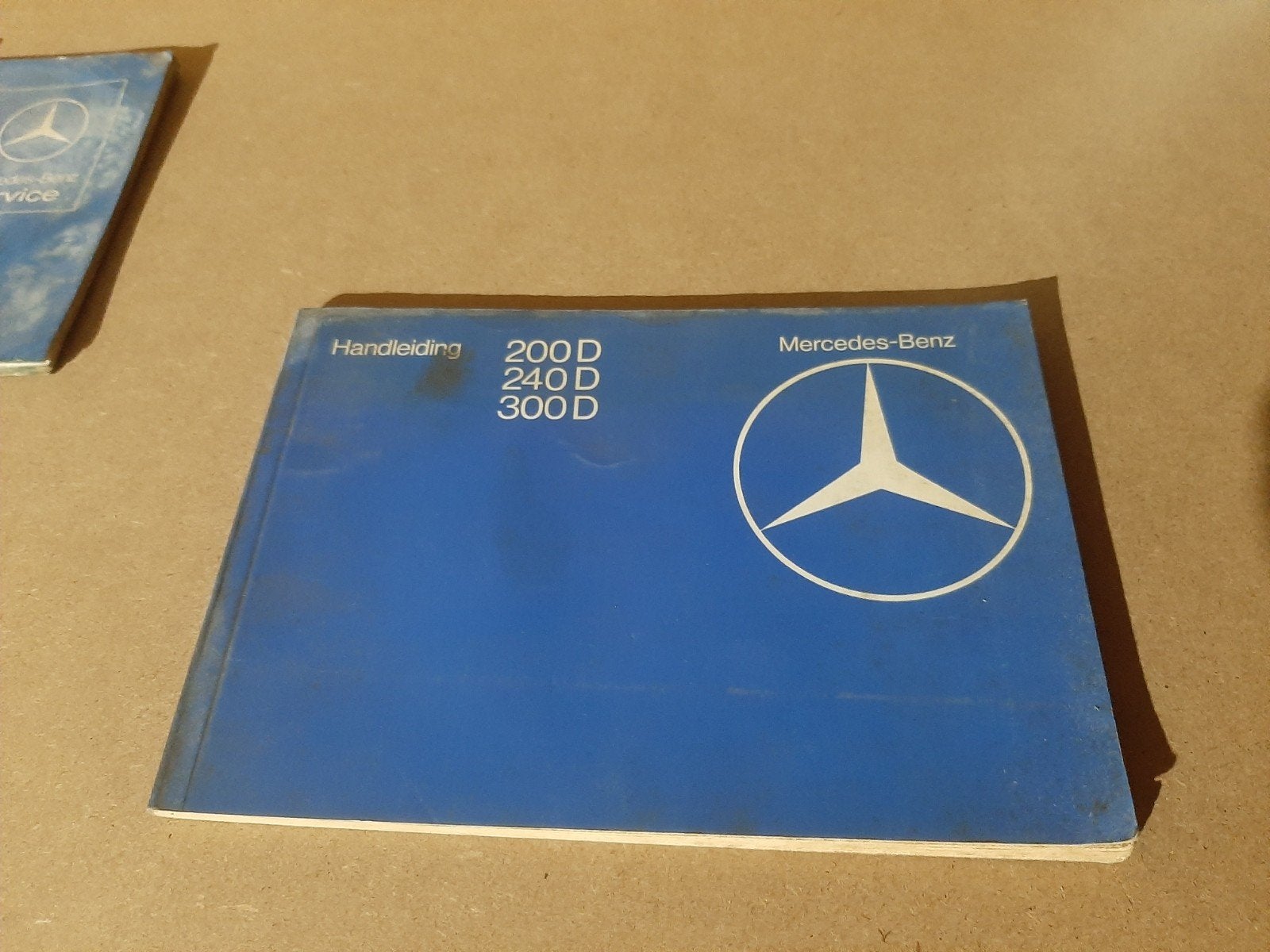 Mercedes Benz 200D 240D 300D handleiding, Ophalen of Verzenden