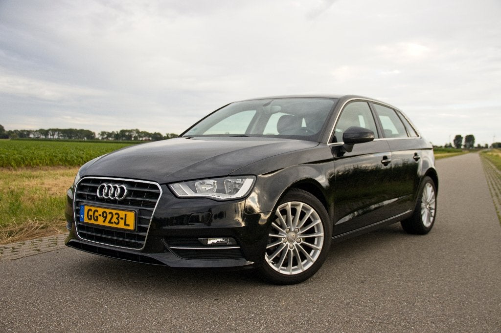 Audi A3 Sportback 1.4 TFSI CoD ultra Ambition Pro Line Sport, Auto's, Audi, 150 pk, Alcantara, Zwart, Origineel Nederlands