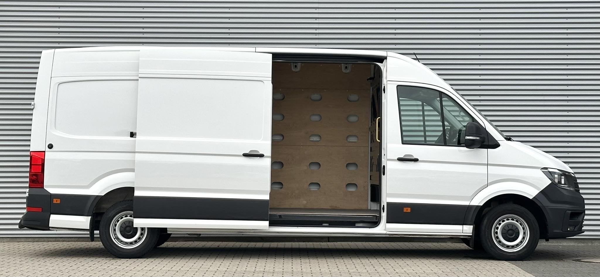 Volkswagen Crafter 35 2.0 TDI L4H2 Automaat 140 PK, Gebruikt, 4 cilinders, Volkswagen, 3000 kg